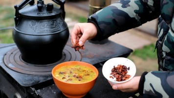Гороховый суп в афганском казане